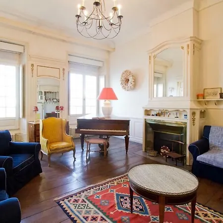 Apartman Unique Type Haussmanien - Centre