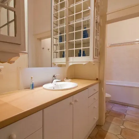 Apartman Unique Type Haussmanien - Centre